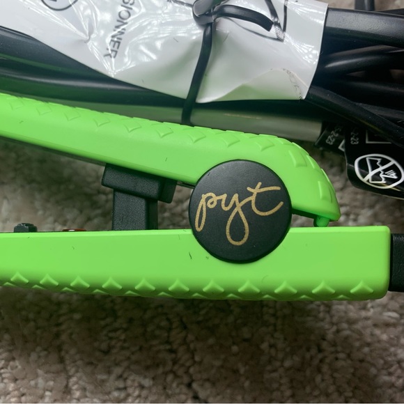 New mini flat iron - Picture 5 of 7